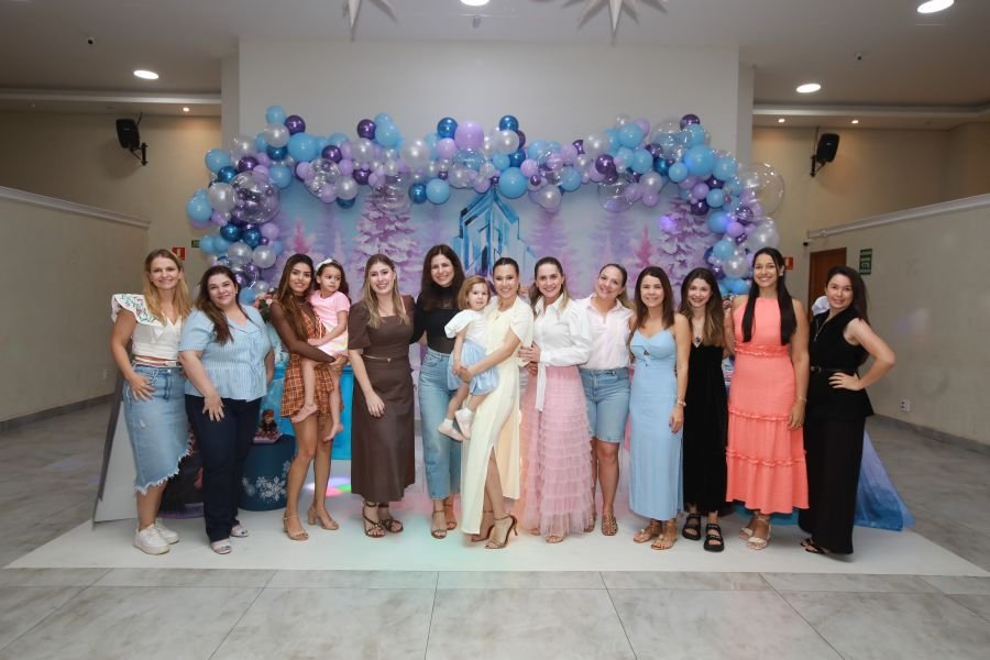 ANIVERSÁRIO DE 5 ANOS DA PRINCESA VERÔNICA –“TEMA FROZEN” (MUNDO KIDS) - Eloisa Mattos