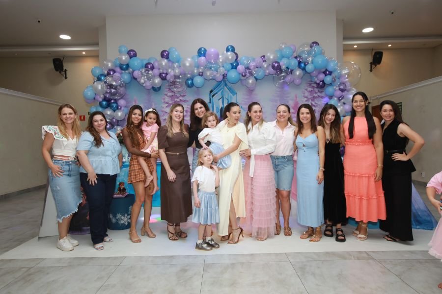 ANIVERSÁRIO DE 5 ANOS DA PRINCESA VERÔNICA –“TEMA FROZEN” (MUNDO KIDS) - Eloisa Mattos