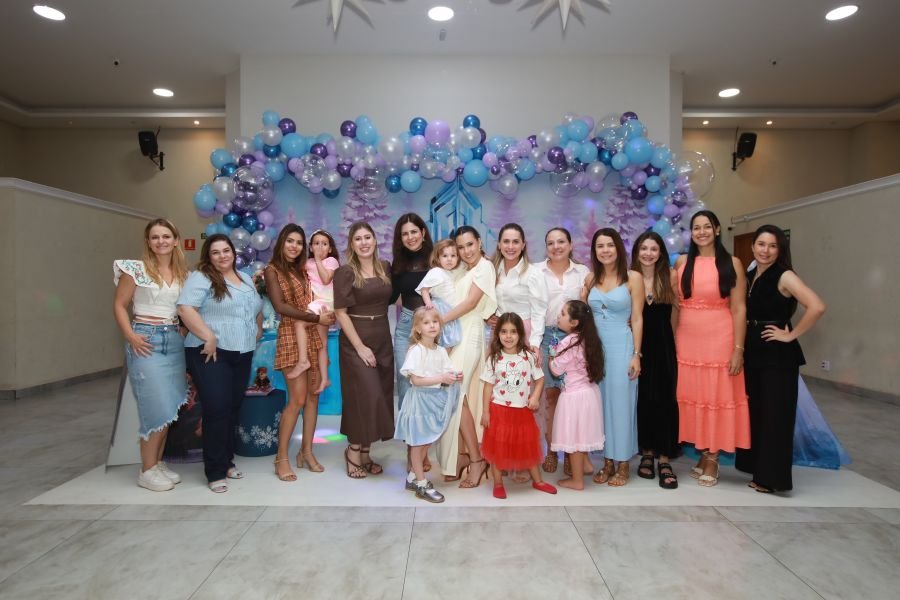 ANIVERSÁRIO DE 5 ANOS DA PRINCESA VERÔNICA –“TEMA FROZEN” (MUNDO KIDS) - Eloisa Mattos