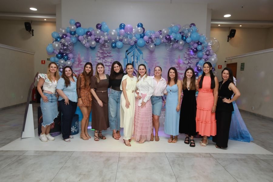 ANIVERSÁRIO DE 5 ANOS DA PRINCESA VERÔNICA –“TEMA FROZEN” (MUNDO KIDS) - Eloisa Mattos