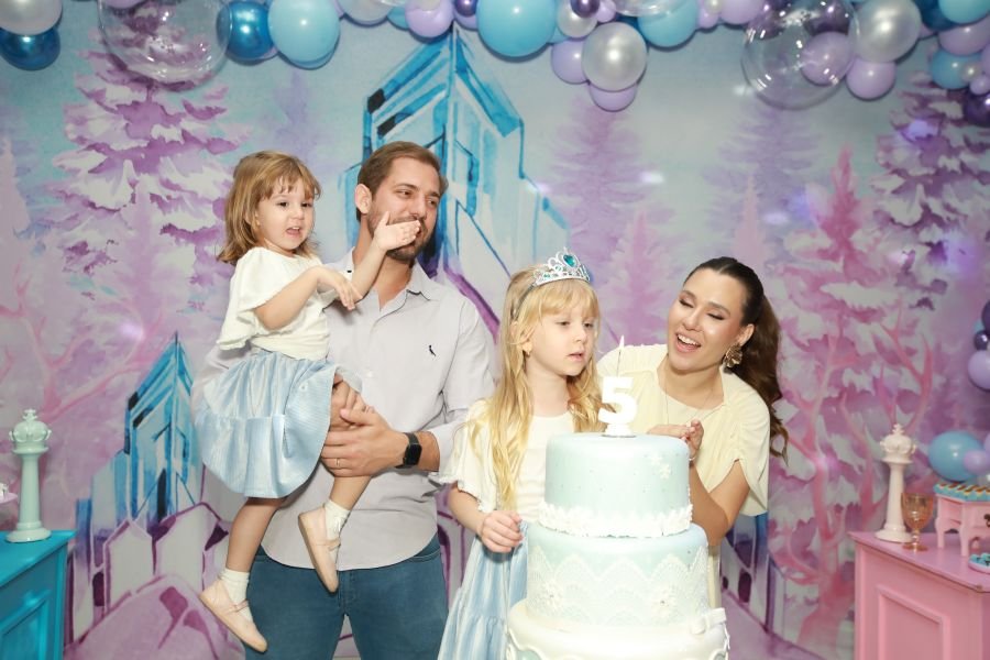ANIVERSÁRIO DE 5 ANOS DA PRINCESA VERÔNICA –“TEMA FROZEN” (MUNDO KIDS) - Eloisa Mattos