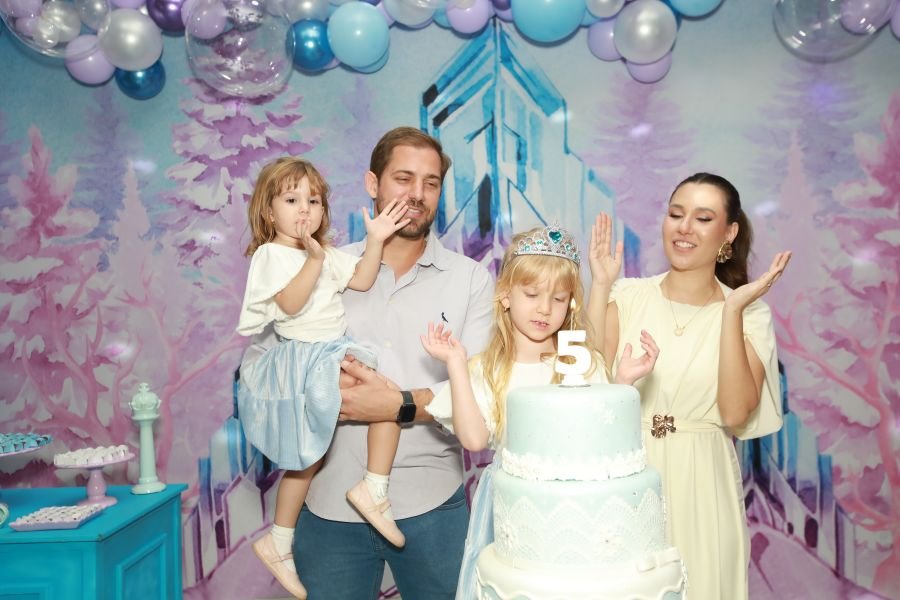 ANIVERSÁRIO DE 5 ANOS DA PRINCESA VERÔNICA –“TEMA FROZEN” (MUNDO KIDS) - Eloisa Mattos