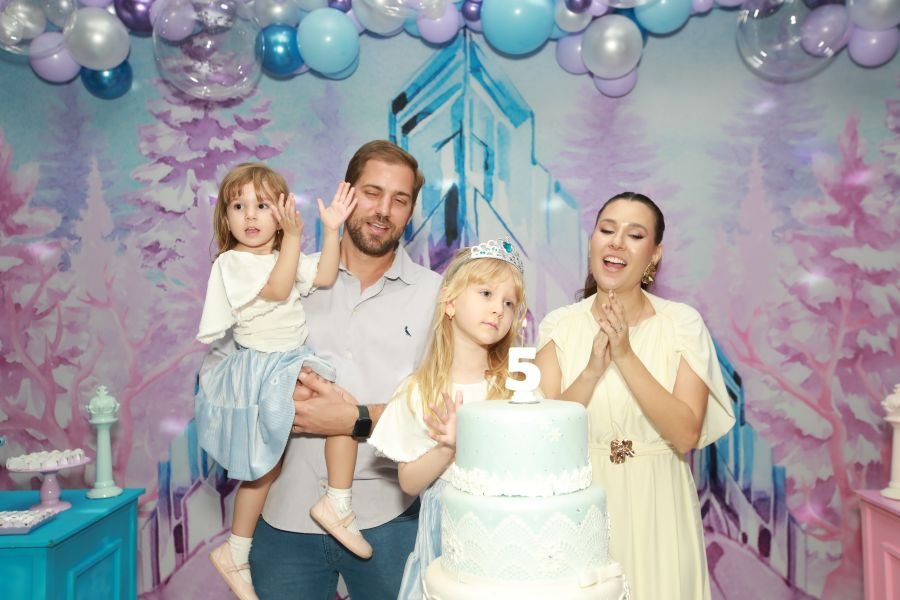 ANIVERSÁRIO DE 5 ANOS DA PRINCESA VERÔNICA –“TEMA FROZEN” (MUNDO KIDS) - Eloisa Mattos