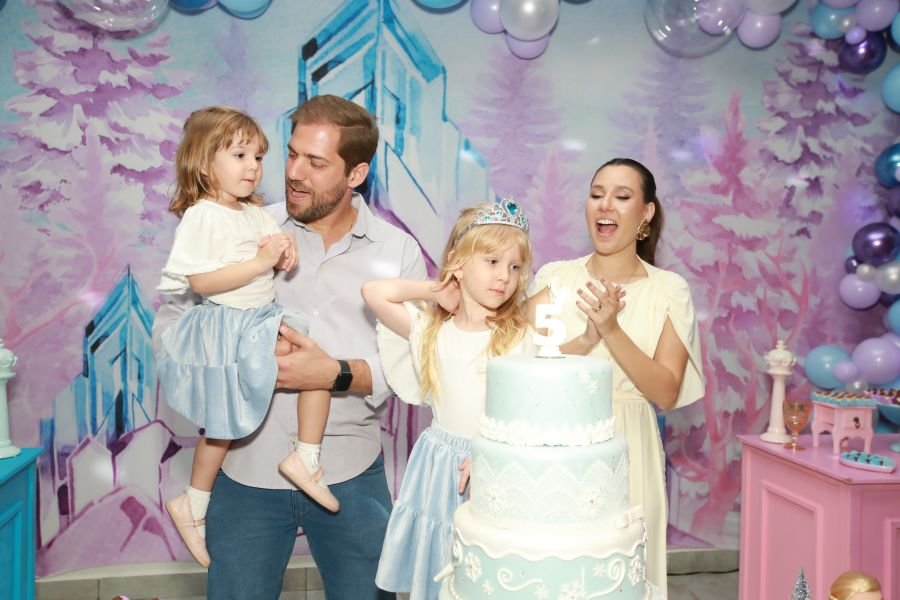 ANIVERSÁRIO DE 5 ANOS DA PRINCESA VERÔNICA –“TEMA FROZEN” (MUNDO KIDS) - Eloisa Mattos