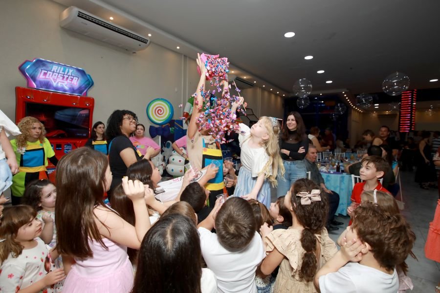 ANIVERSÁRIO DE 5 ANOS DA PRINCESA VERÔNICA –“TEMA FROZEN” (MUNDO KIDS) - Eloisa Mattos
