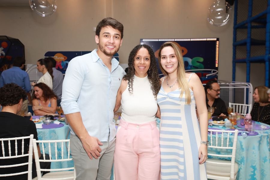 ANIVERSÁRIO DE 5 ANOS DA PRINCESA VERÔNICA –“TEMA FROZEN” (MUNDO KIDS) - Eloisa Mattos