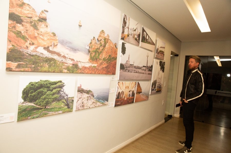 COQUETEL DE ABERTURA DA VERNISSAGE “MUNDOS E CAMINHOS” OLHAR QUE ATRAVESSA FRONTEIRAS – BILD CONSTRUTORA - Eloisa Mattos