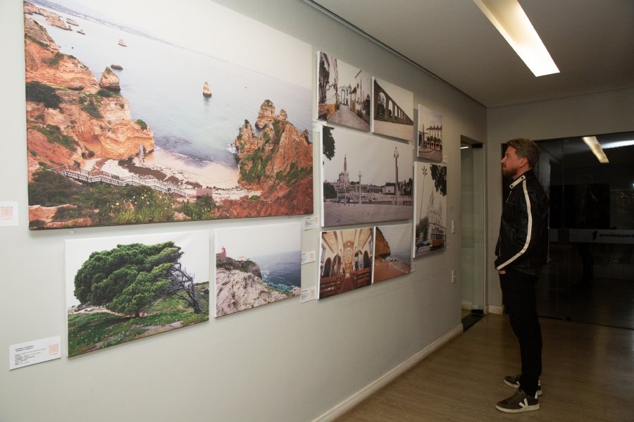 COQUETEL DE ABERTURA DA VERNISSAGE “MUNDOS E CAMINHOS” OLHAR QUE ATRAVESSA FRONTEIRAS – BILD CONSTRUTORA - Eloisa Mattos