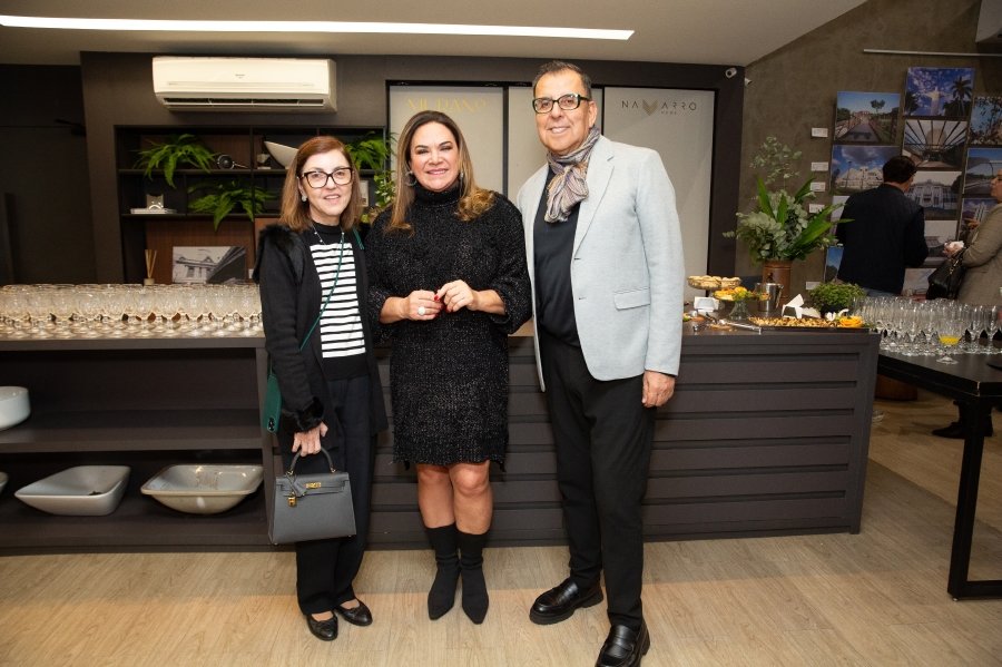 COQUETEL DE ABERTURA DA VERNISSAGE “MUNDOS E CAMINHOS” OLHAR QUE ATRAVESSA FRONTEIRAS – BILD CONSTRUTORA - Eloisa Mattos