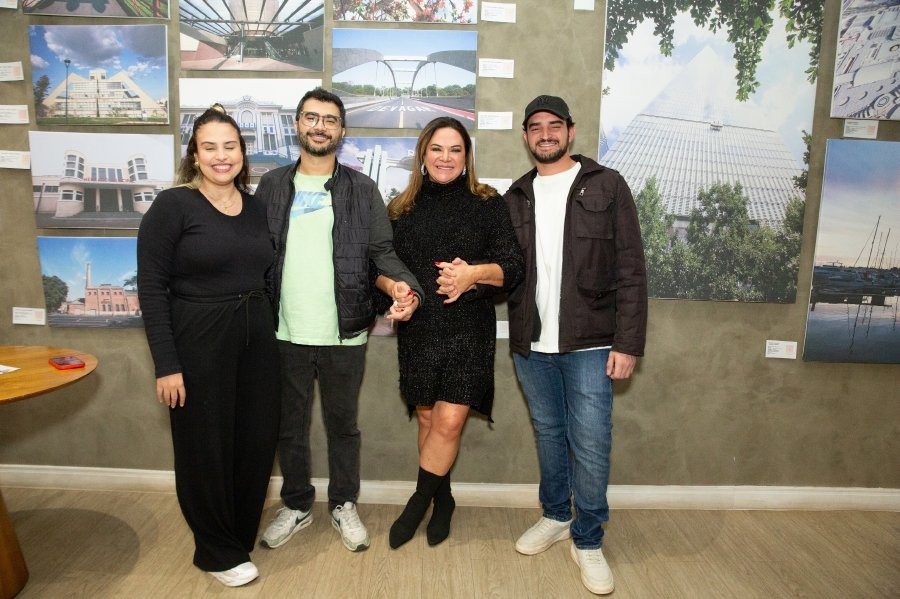 COQUETEL DE ABERTURA DA VERNISSAGE “MUNDOS E CAMINHOS” OLHAR QUE ATRAVESSA FRONTEIRAS – BILD CONSTRUTORA - Eloisa Mattos