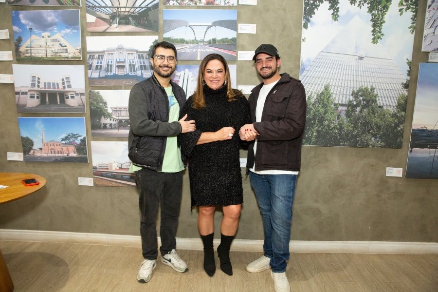 COQUETEL DE ABERTURA DA VERNISSAGE “MUNDOS E CAMINHOS” OLHAR QUE ATRAVESSA FRONTEIRAS – BILD CONSTRUTORA - Eloisa Mattos
