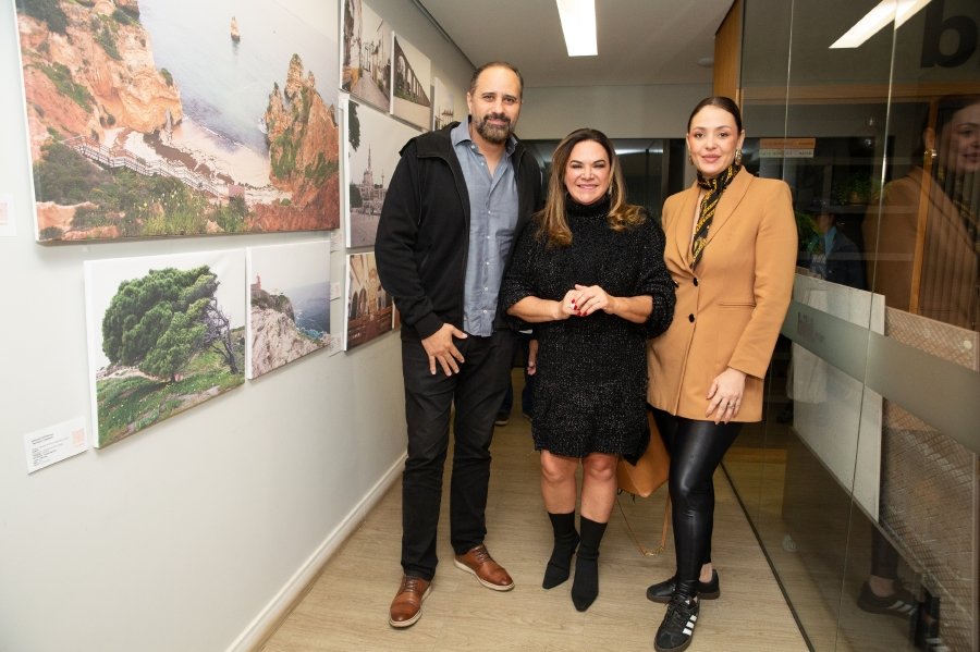 COQUETEL DE ABERTURA DA VERNISSAGE “MUNDOS E CAMINHOS” OLHAR QUE ATRAVESSA FRONTEIRAS – BILD CONSTRUTORA - Eloisa Mattos