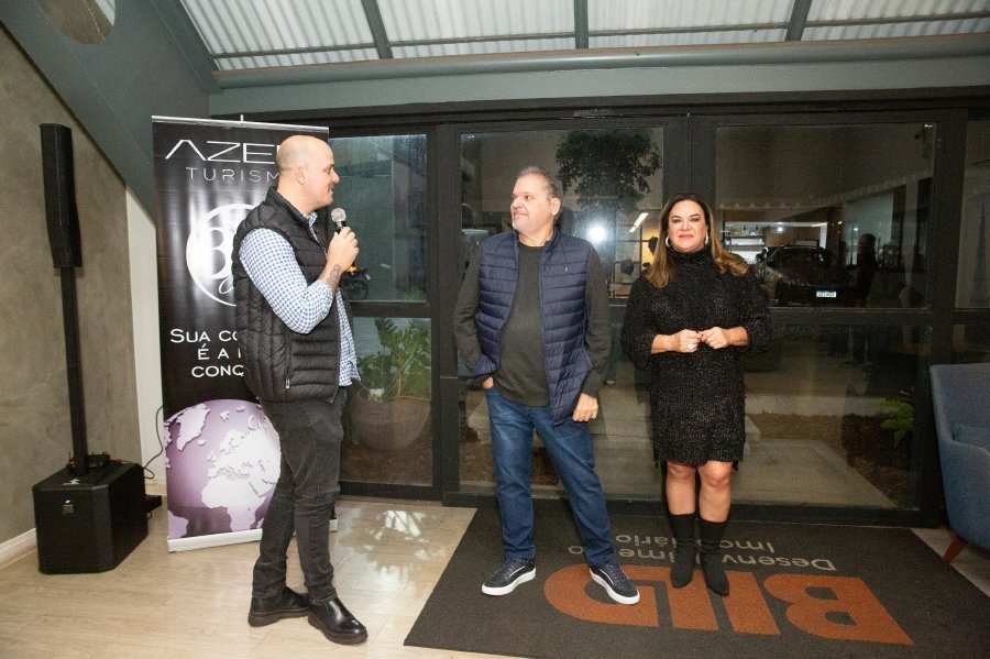 COQUETEL DE ABERTURA DA VERNISSAGE “MUNDOS E CAMINHOS” OLHAR QUE ATRAVESSA FRONTEIRAS – BILD CONSTRUTORA - Eloisa Mattos