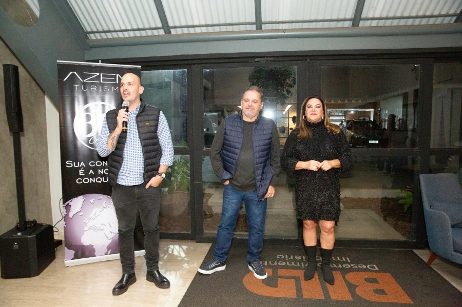 COQUETEL DE ABERTURA DA VERNISSAGE “MUNDOS E CAMINHOS” OLHAR QUE ATRAVESSA FRONTEIRAS – BILD CONSTRUTORA - Eloisa Mattos