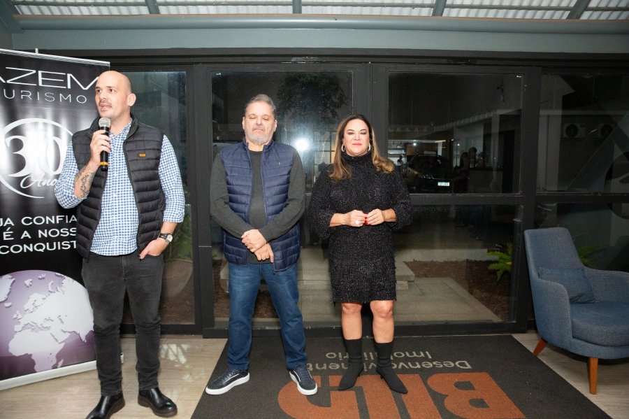COQUETEL DE ABERTURA DA VERNISSAGE “MUNDOS E CAMINHOS” OLHAR QUE ATRAVESSA FRONTEIRAS – BILD CONSTRUTORA - Eloisa Mattos