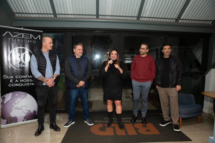 COQUETEL DE ABERTURA DA VERNISSAGE “MUNDOS E CAMINHOS” OLHAR QUE ATRAVESSA FRONTEIRAS – BILD CONSTRUTORA - Eloisa Mattos