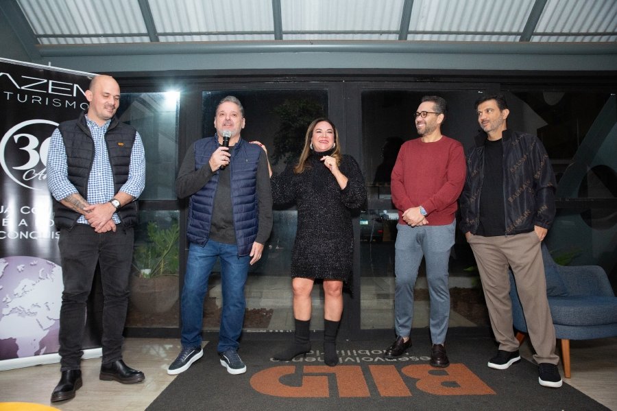 COQUETEL DE ABERTURA DA VERNISSAGE “MUNDOS E CAMINHOS” OLHAR QUE ATRAVESSA FRONTEIRAS – BILD CONSTRUTORA - Eloisa Mattos