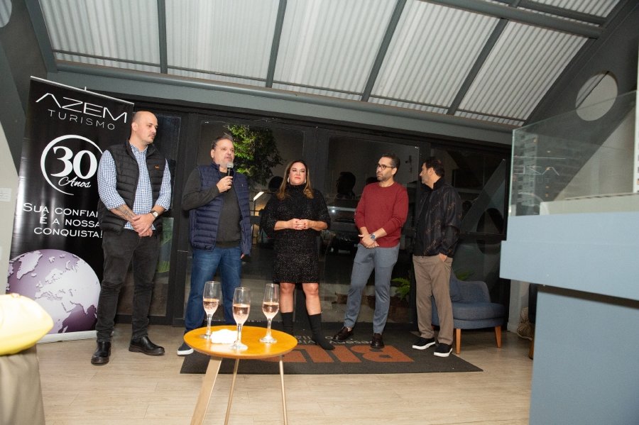 COQUETEL DE ABERTURA DA VERNISSAGE “MUNDOS E CAMINHOS” OLHAR QUE ATRAVESSA FRONTEIRAS – BILD CONSTRUTORA - Eloisa Mattos