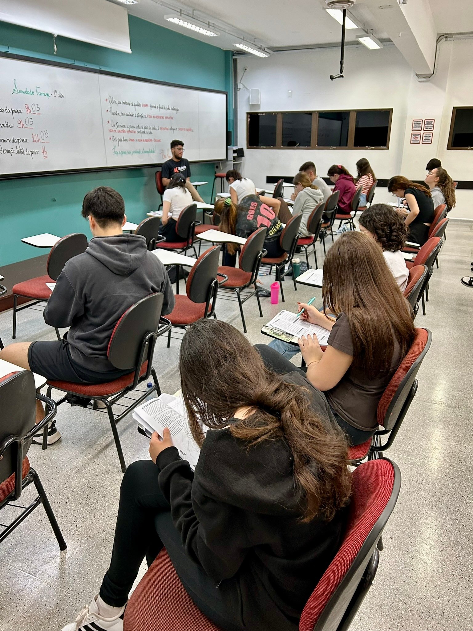 SIMULADO FAMERPÃO: UMA OPORTUNIDADE PARA FUTUROS UNIVERSITÁRIOS