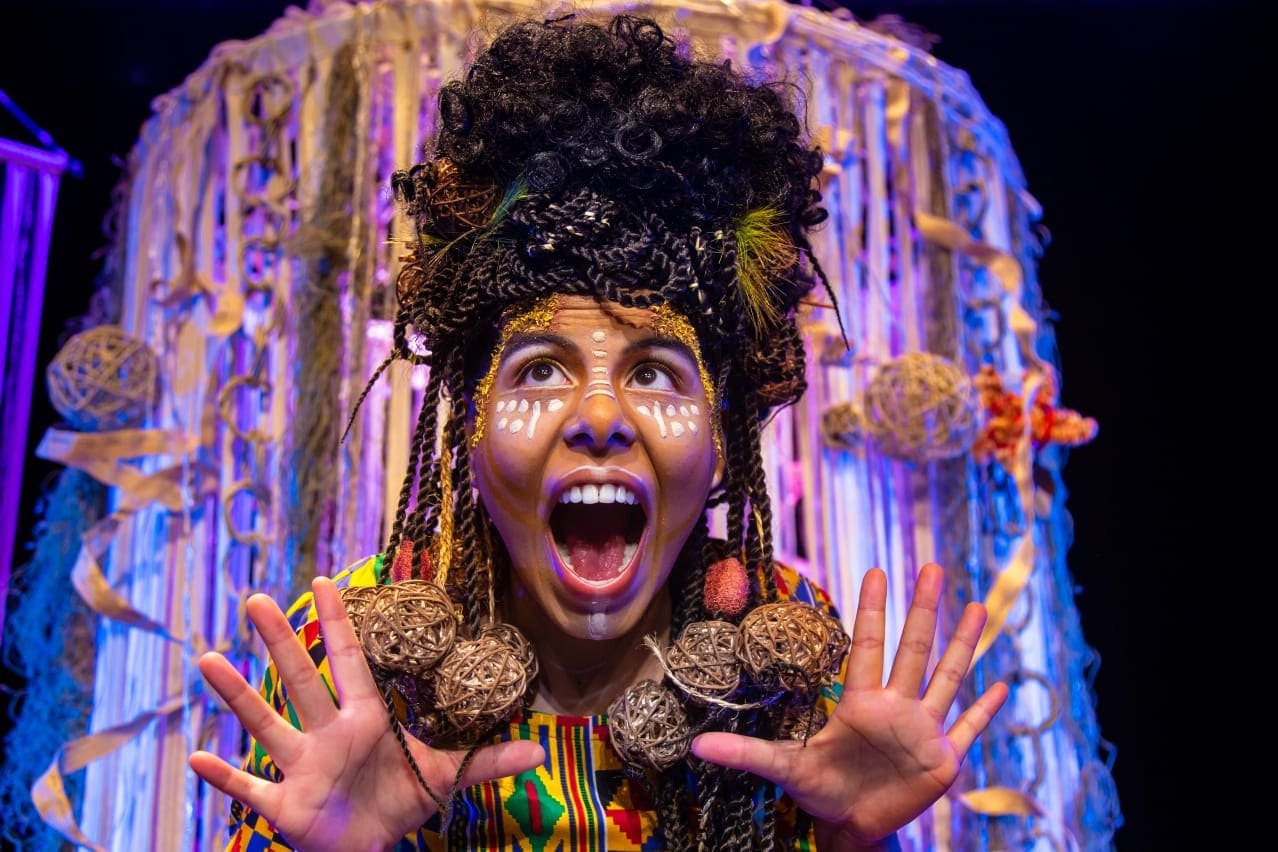 ESPETÁCULO “EMARANHADA” SERÁ APRESENTADO NO CENTRO CULTURAL SESI RIO PRETO NOS DIA 6 E 7 DE SETEMBRO