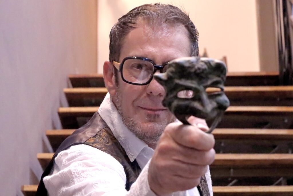 Companhia Azul Celeste Promove Oficina de Cenografia com Jorge Vermelho