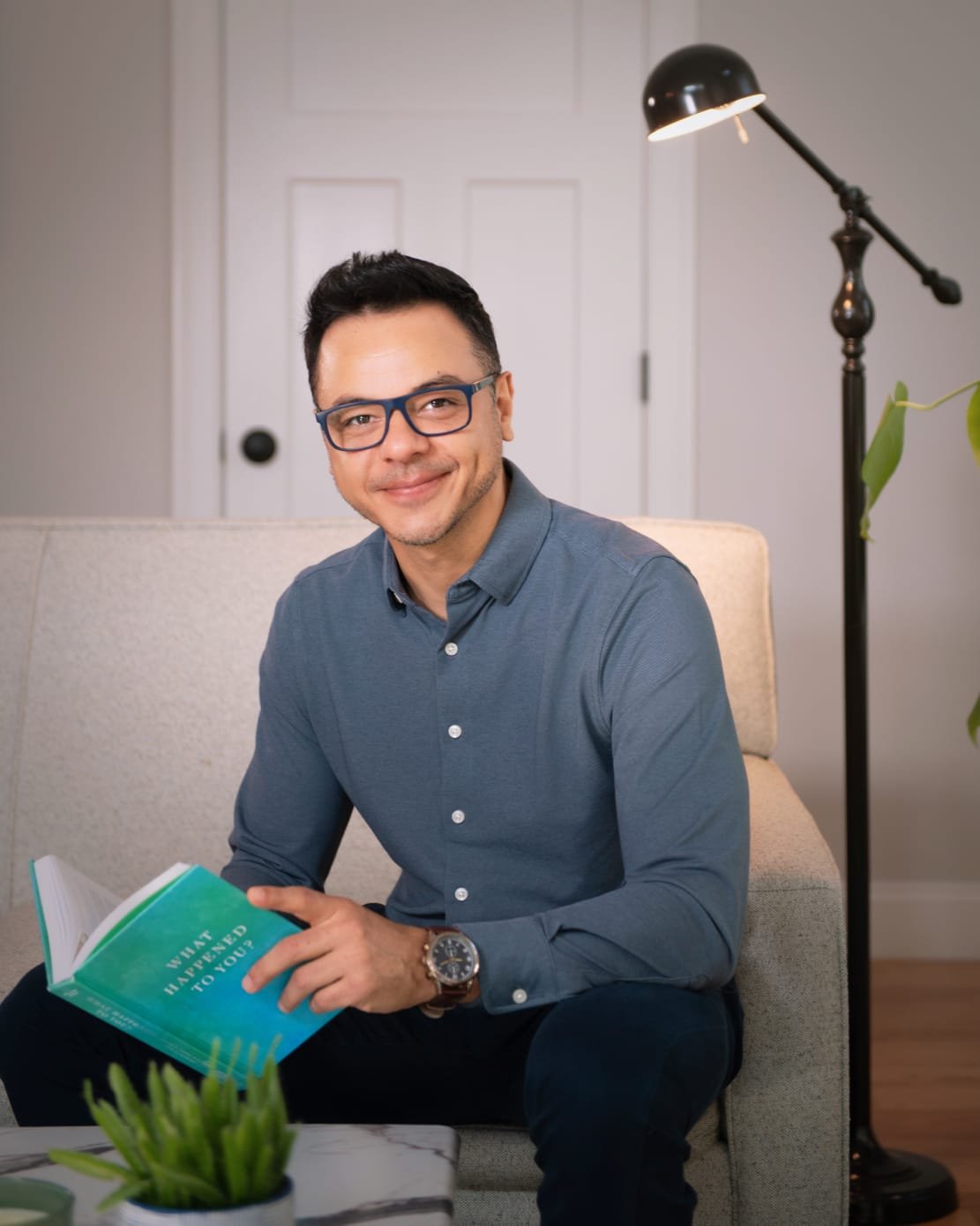 JORNALISTA E ESCRITOR FABIANO FERREIRA LANÇA LIVRO DE MEMÓRIAS SOBRE PERDAS, CRISES E RECOMEÇOS ENTRE BRASIL E ESTADOS UNIDOS, NO RIOPRETO SHOPPING