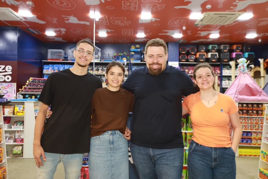 MERCADÃO AGROPET INAUGURA SUA 8ª LOJA EM RIO PRETO – MAX ATACADISTA - Eloisa Mattos