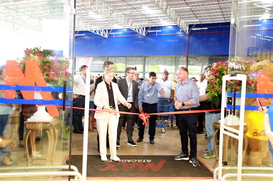 MERCADÃO AGROPET INAUGURA SUA 8ª LOJA EM RIO PRETO – MAX ATACADISTA - Eloisa Mattos