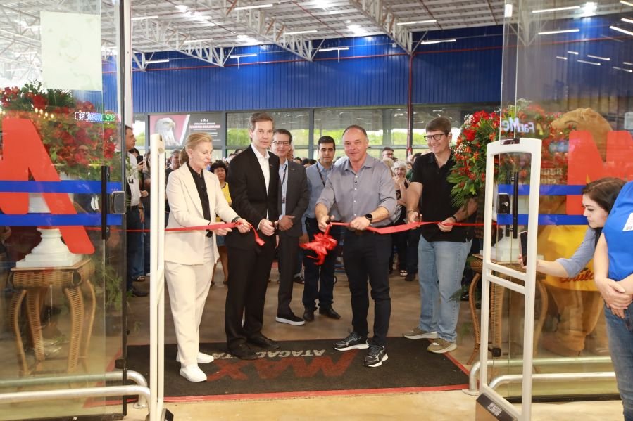 MERCADÃO AGROPET INAUGURA SUA 8ª LOJA EM RIO PRETO – MAX ATACADISTA - Eloisa Mattos
