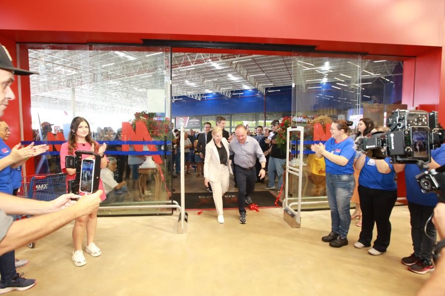 MERCADÃO AGROPET INAUGURA SUA 8ª LOJA EM RIO PRETO – MAX ATACADISTA - Eloisa Mattos