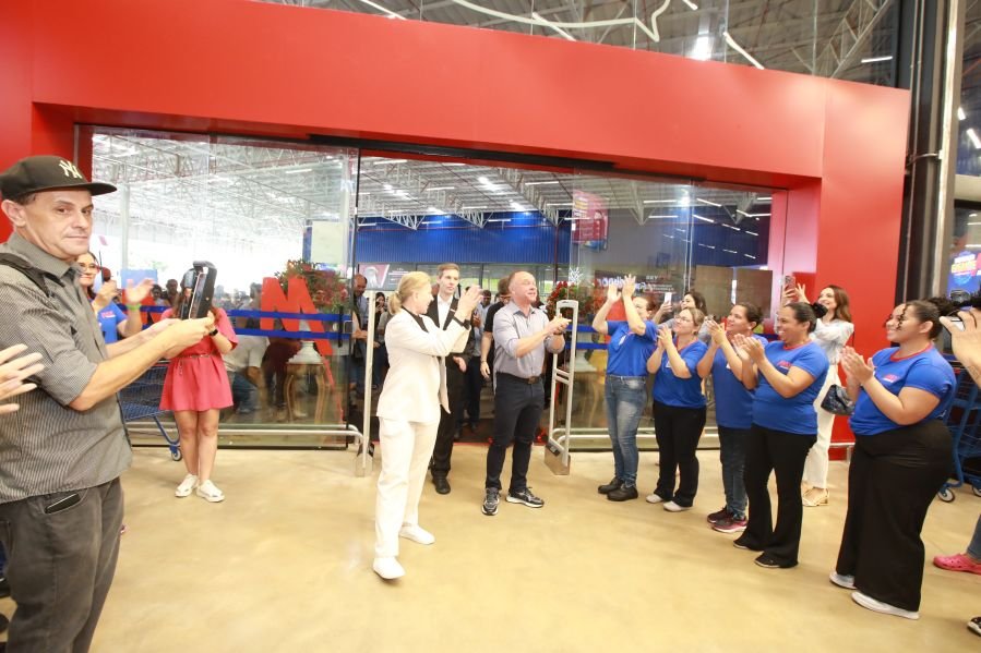 MERCADÃO AGROPET INAUGURA SUA 8ª LOJA EM RIO PRETO – MAX ATACADISTA - Eloisa Mattos