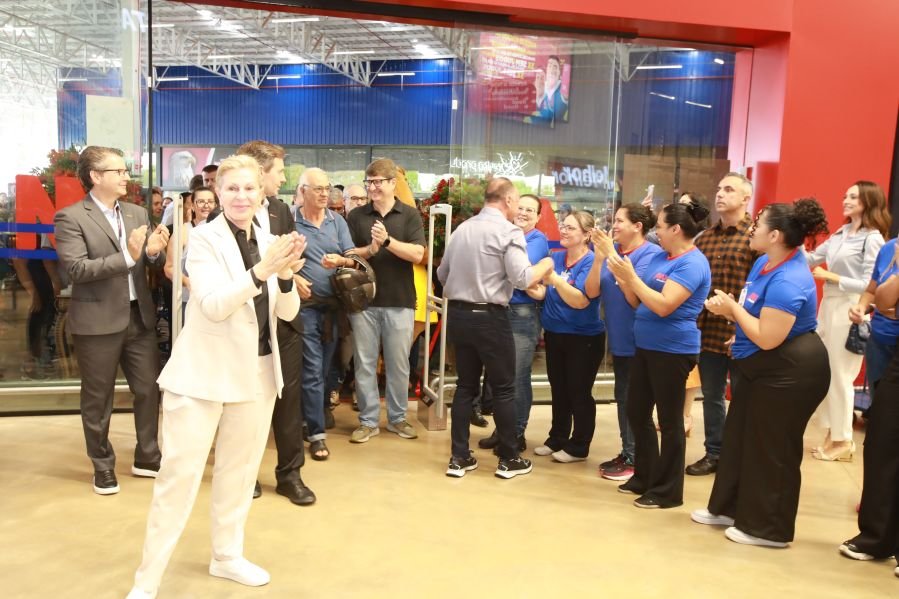MERCADÃO AGROPET INAUGURA SUA 8ª LOJA EM RIO PRETO – MAX ATACADISTA - Eloisa Mattos