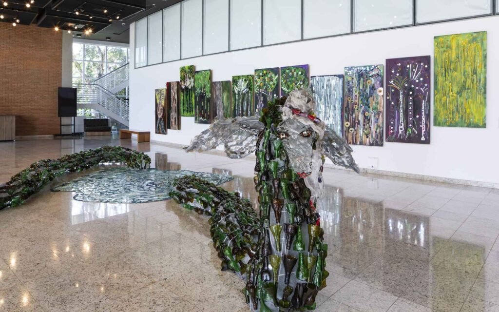 Últimos Dias para Visitar a Exposição “Reflexos do Inimaginável: Através do Vidro Tudo Acontece”, no Sesi Rio Preto