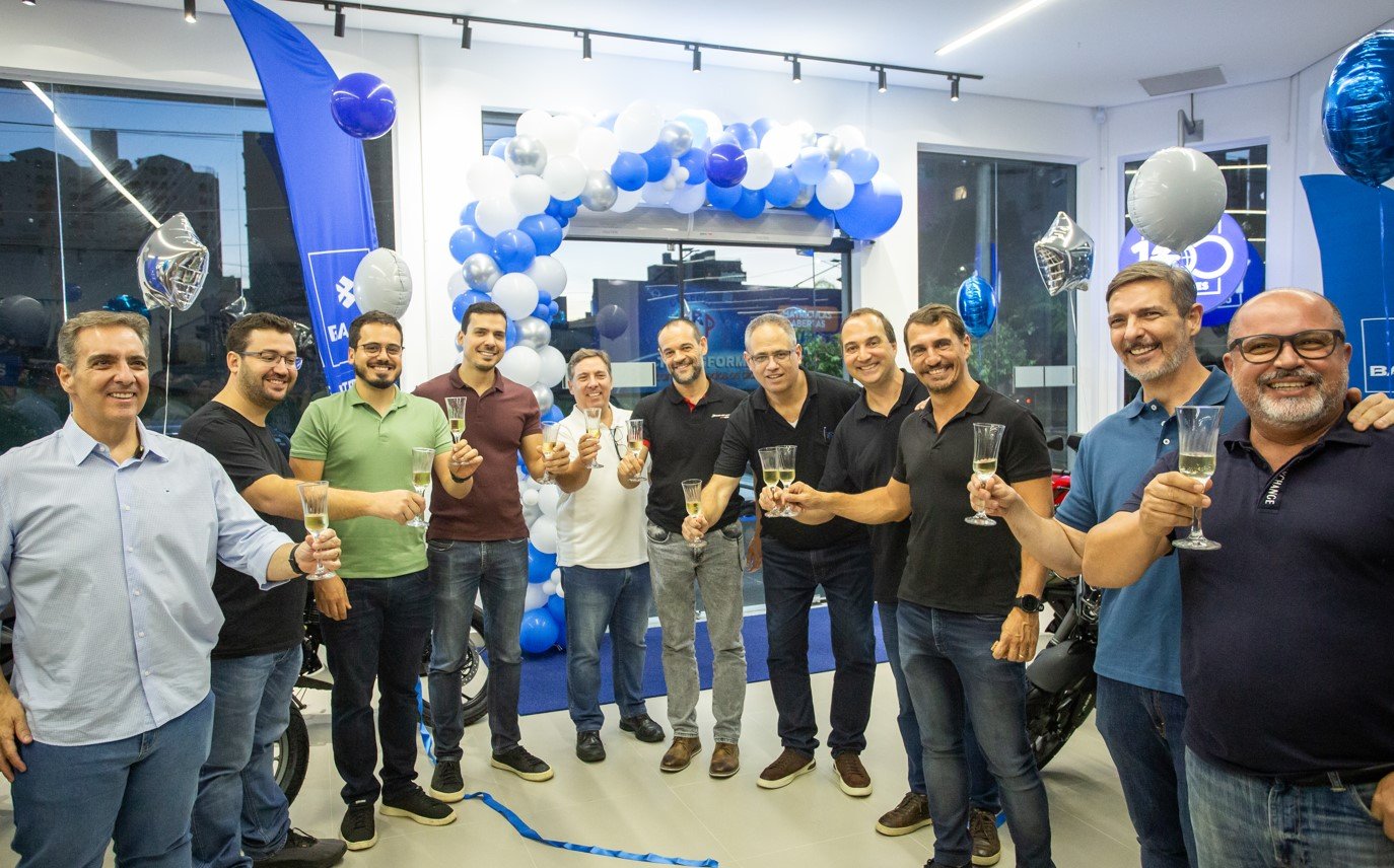 GIGANTE INDIANA BAJAJ INAUGURA CONCESSIONÁRIA DE MOTOS EM RIO PRETO