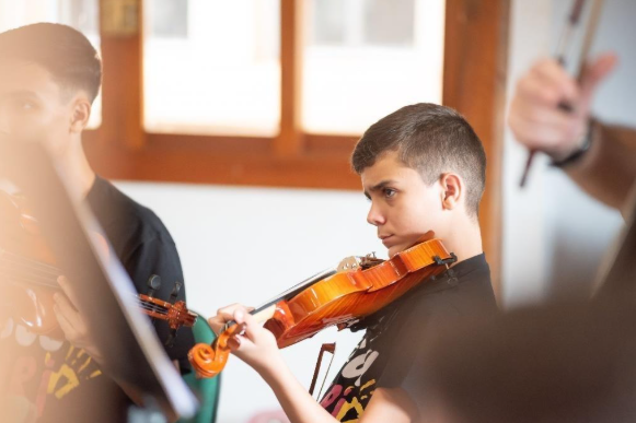 ORQUESTRA DE CORDAS DO GURI SE APRESENTA NO TEATRO MUNICIPAL DE RIO PRETO, NESTA QUARTA-FEIRA, ÀS 19H, DE FORMA GRATUITA