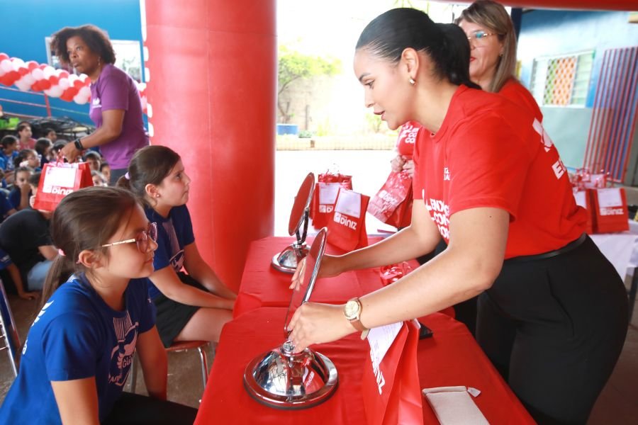 9ª EDIÇÃO DO PROJETO “DINIZ SOCIAL”- ASSOC. ANJO DA GUARDA” - Eloisa Mattos