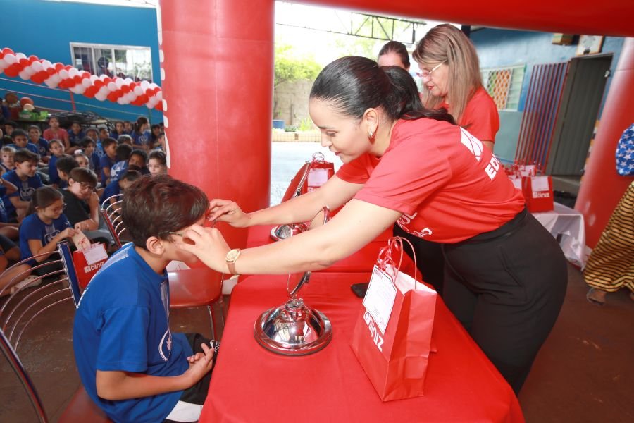 9ª EDIÇÃO DO PROJETO “DINIZ SOCIAL”- ASSOC. ANJO DA GUARDA” - Eloisa Mattos