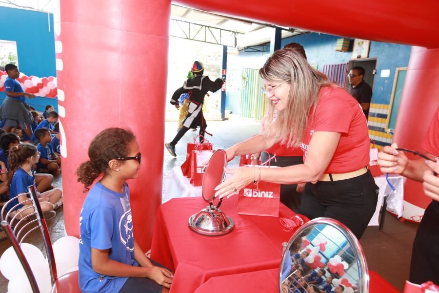 9ª EDIÇÃO DO PROJETO “DINIZ SOCIAL”- ASSOC. ANJO DA GUARDA” - Eloisa Mattos