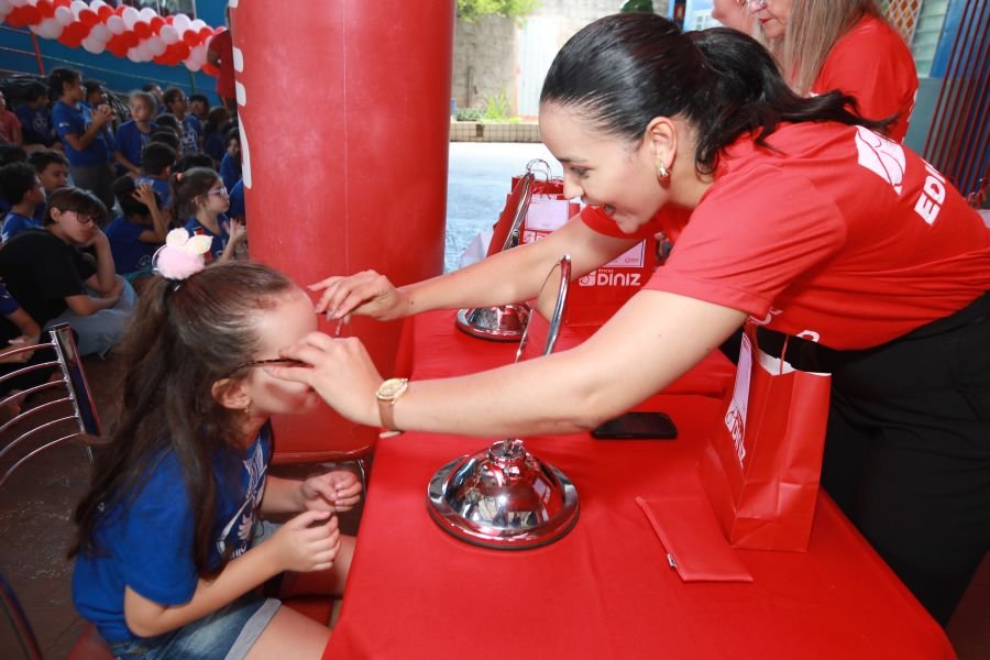 9ª EDIÇÃO DO PROJETO “DINIZ SOCIAL”- ASSOC. ANJO DA GUARDA” - Eloisa Mattos