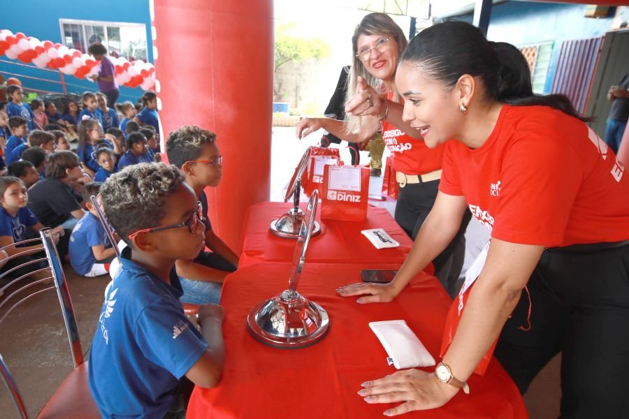 9ª EDIÇÃO DO PROJETO “DINIZ SOCIAL”- ASSOC. ANJO DA GUARDA” - Eloisa Mattos