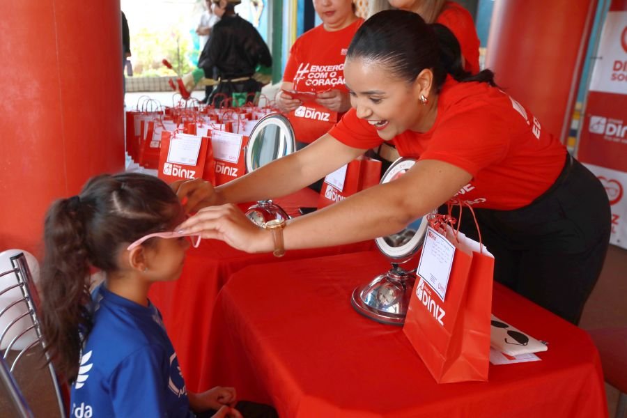 9ª EDIÇÃO DO PROJETO “DINIZ SOCIAL”- ASSOC. ANJO DA GUARDA” - Eloisa Mattos