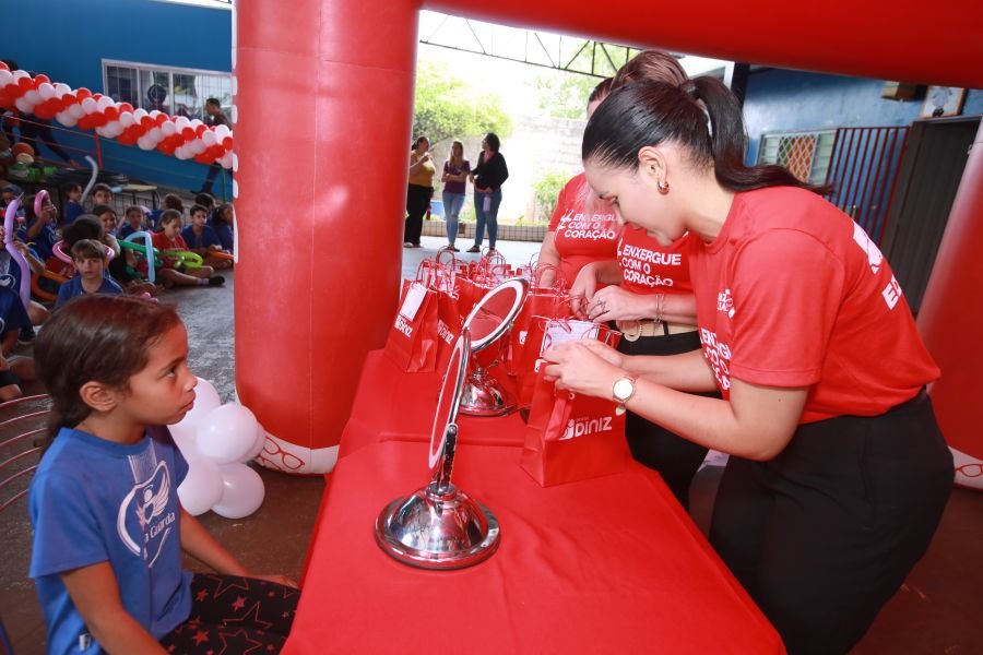 9ª EDIÇÃO DO PROJETO “DINIZ SOCIAL”- ASSOC. ANJO DA GUARDA” - Eloisa Mattos