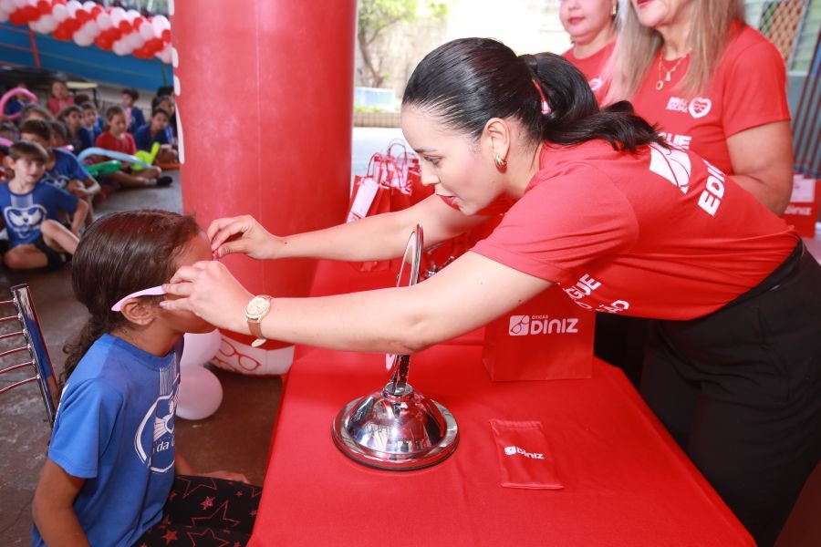9ª EDIÇÃO DO PROJETO “DINIZ SOCIAL”- ASSOC. ANJO DA GUARDA” - Eloisa Mattos