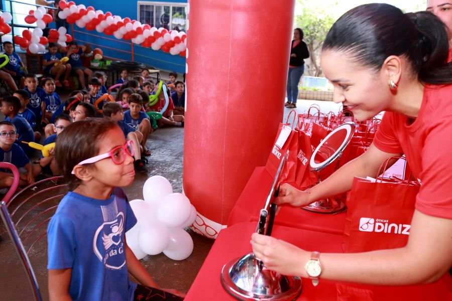 9ª EDIÇÃO DO PROJETO “DINIZ SOCIAL”- ASSOC. ANJO DA GUARDA” - Eloisa Mattos