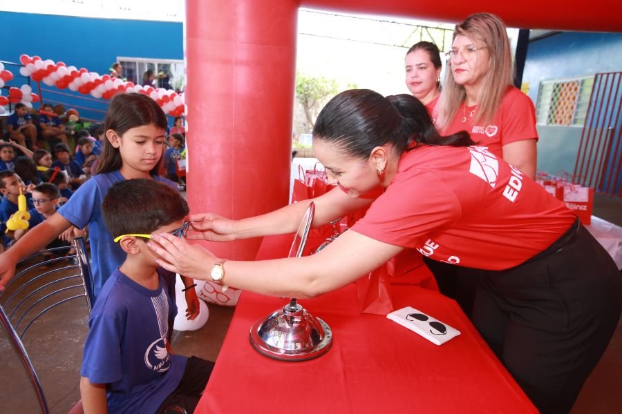 9ª EDIÇÃO DO PROJETO “DINIZ SOCIAL”- ASSOC. ANJO DA GUARDA” - Eloisa Mattos