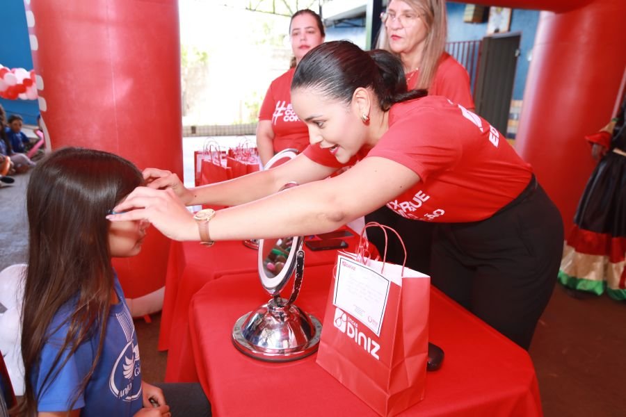 9ª EDIÇÃO DO PROJETO “DINIZ SOCIAL”- ASSOC. ANJO DA GUARDA” - Eloisa Mattos