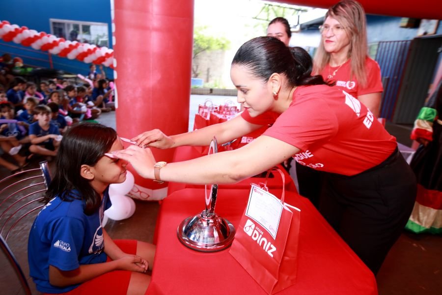 9ª EDIÇÃO DO PROJETO “DINIZ SOCIAL”- ASSOC. ANJO DA GUARDA” - Eloisa Mattos