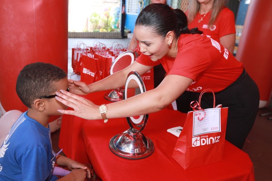 9ª EDIÇÃO DO PROJETO “DINIZ SOCIAL”- ASSOC. ANJO DA GUARDA” - Eloisa Mattos