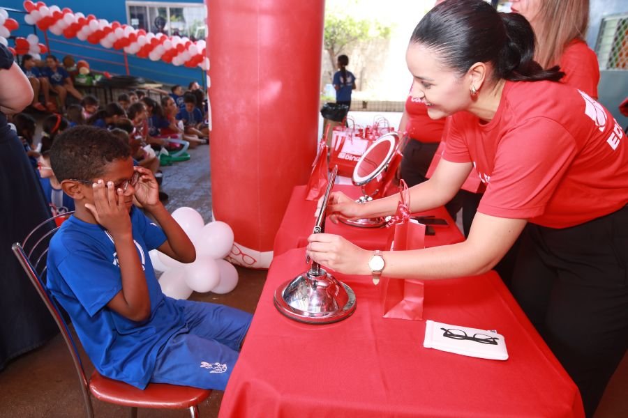 9ª EDIÇÃO DO PROJETO “DINIZ SOCIAL”- ASSOC. ANJO DA GUARDA” - Eloisa Mattos