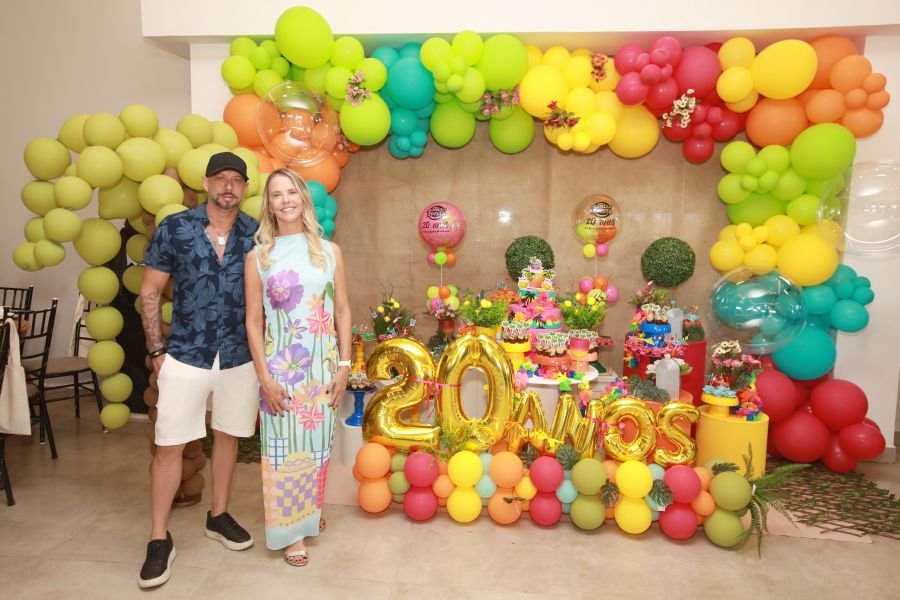 COMEMORAÇÃO DOS 20 ANOS DO “MUNDO DA FESTA” - Eloisa Mattos